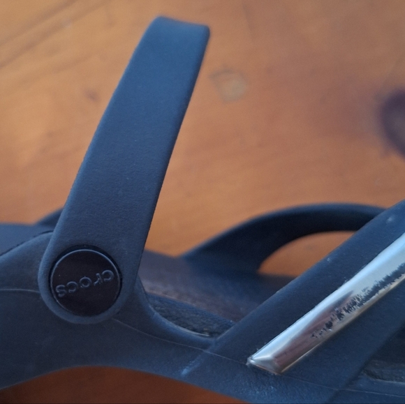 Crocs Meleen Dual Comfort Metalblock Black and Silver Slide Sandals Size 9 W - Picture 3 of 5